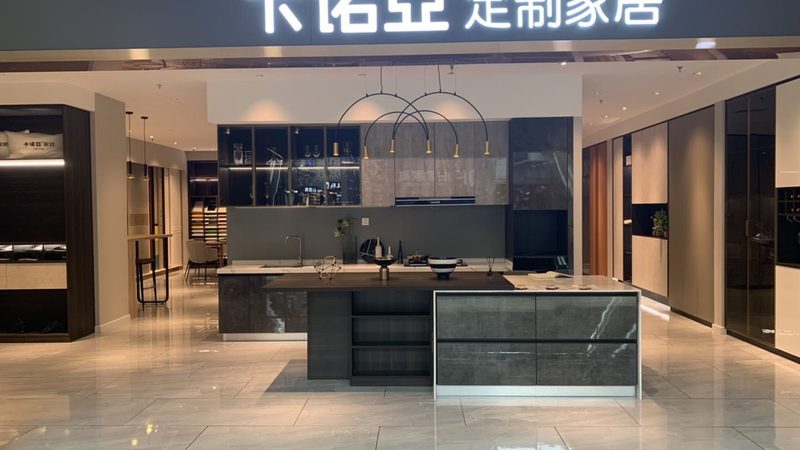 多层实木板安装师傅：上海家居装修中的关键一环